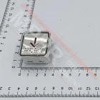 KA301 Przycisk kwadratowy BST, czerwony symbol „strzałka w dół”, podświetlenie czerwone